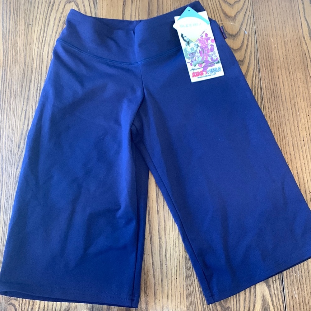 NWT KOS USA Navy Blue Cropped Style Capri Size‎ Small